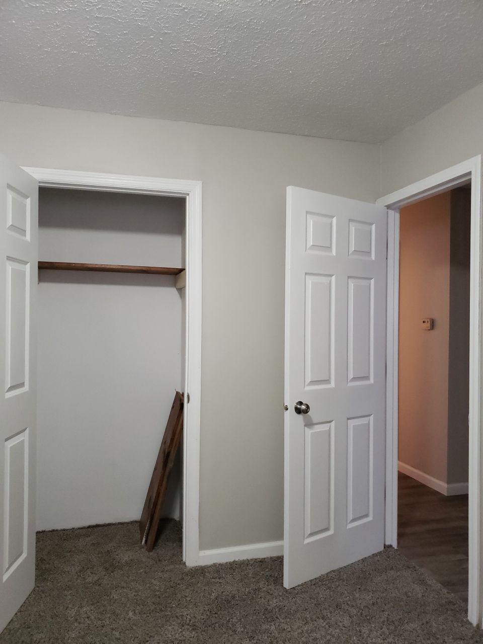 New carpet and paint throughout
