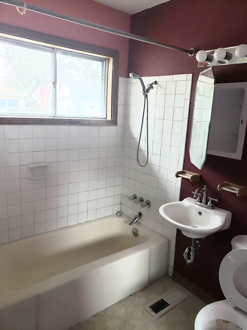 The bathroom was in pretty good condition